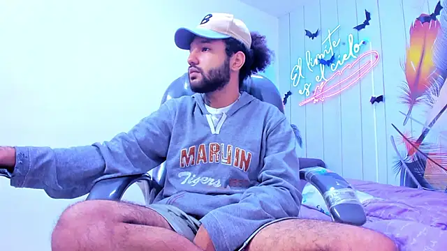 Hottie_Bear's cam snapshot