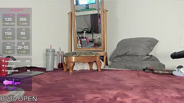 Peaches_N_Kreme live sex cam