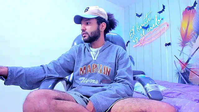 Hottie_Bear's cam snapshot