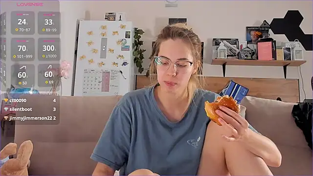 Girl_alone_home live sex cam