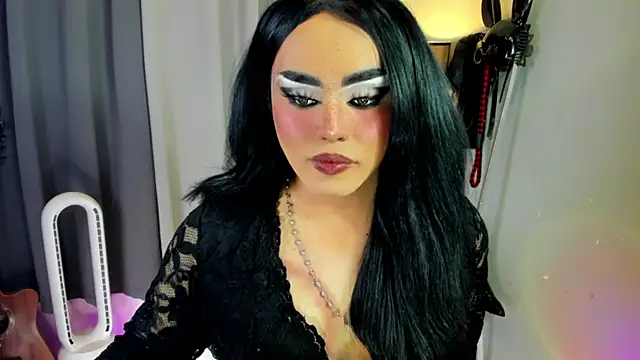 DominaAurumXXX live sex cam