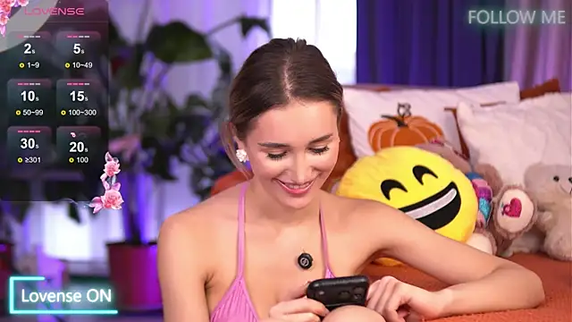 EmilyRaymont live sex cam