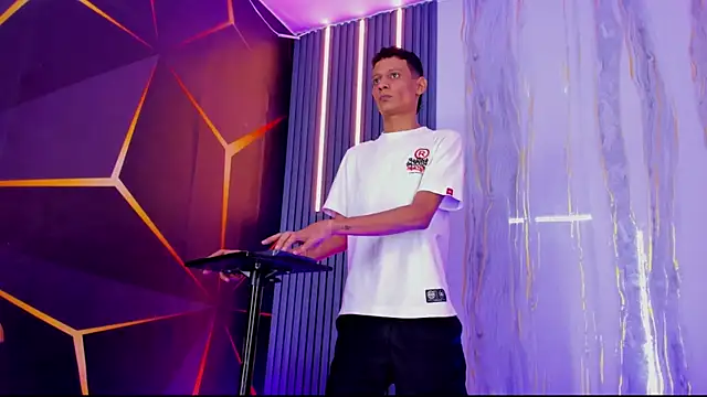 Play_boys_Hot2 live sex cam