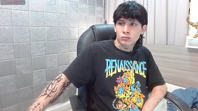 Iantwink18 live sex cam