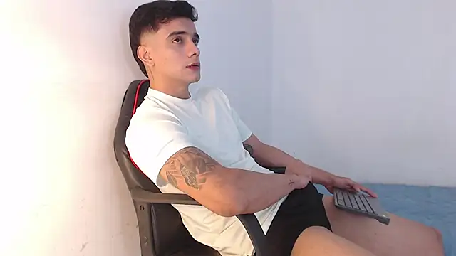 adam_levis17 live sex cam