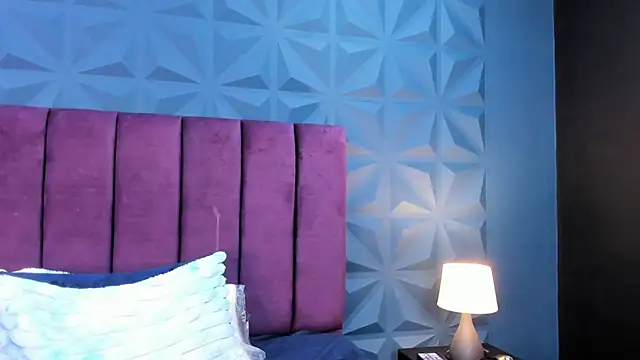 NicoleJonss live sex cam