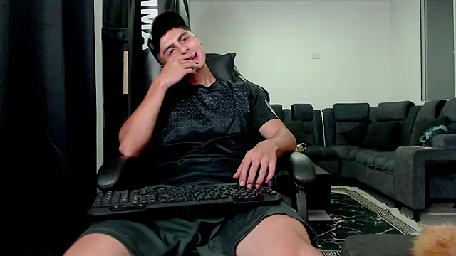 Stiven_CL's Stripchat show and profile