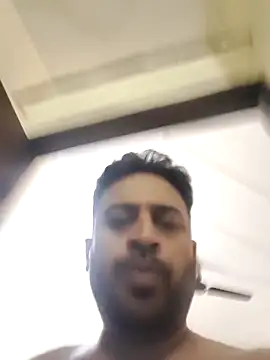 ITZ_GURU live sex cam