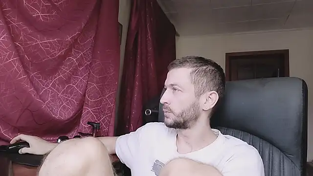 333Alone_in_theDark777's cam snapshot