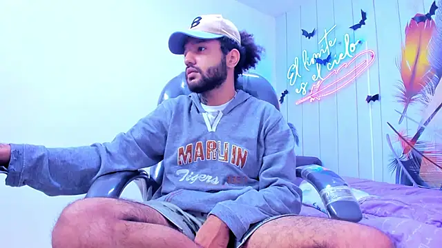 Hottie_Bear's cam snapshot