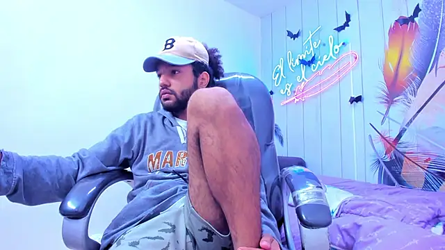 Hottie_Bear's cam snapshot