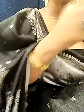 Divya_girl live sex cam