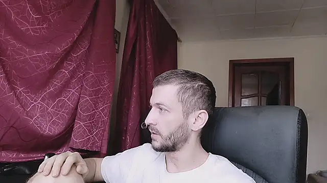 333Alone_in_theDark777's cam snapshot