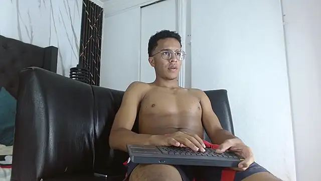 aston_xvera's cam snapshot