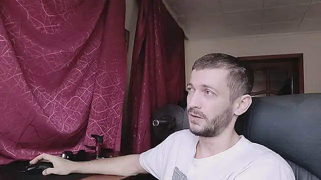 333Alone_in_theDark777's cam snapshot