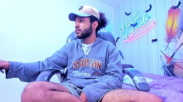 Hottie_Bear's cam snapshot