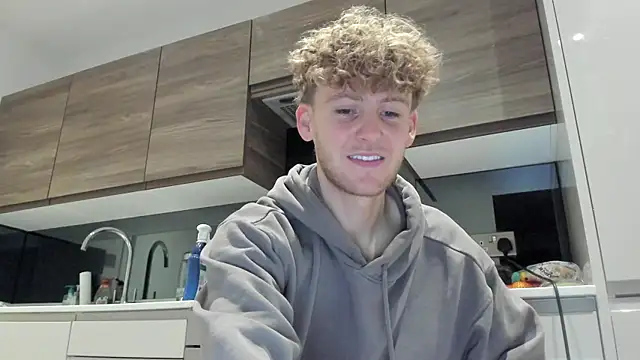 DominantAlex18's cam snapshot