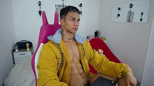 Leonard_Price live sex cam