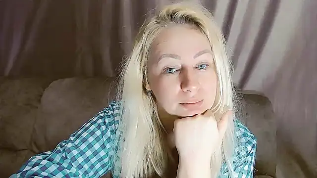 Olesya live sex cam