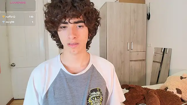 Nude_Boy18's cam snapshot