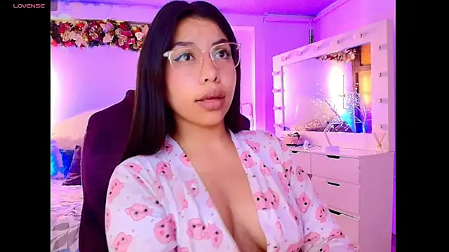 kloe28 live sex cam