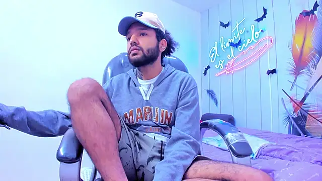 Hottie_Bear's cam snapshot