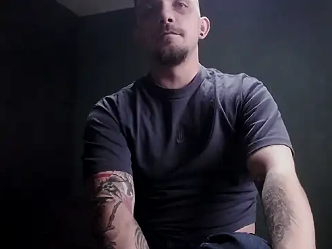 guesswhatbitch's cam snapshot