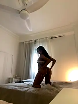 IamCrystal2 live sex cam