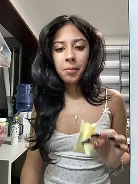 lynn9000 live sex cam