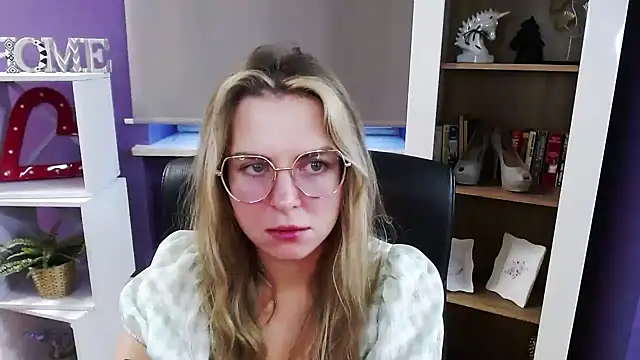 Zoey_Erotic live sex cam