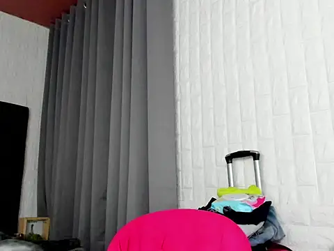 hottycrishina live sex cam