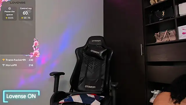 MeganDaviees live sex cam