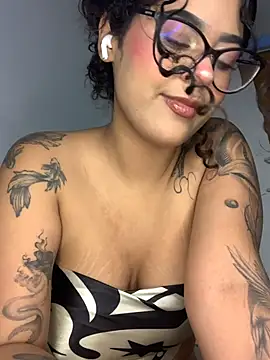 CaroBeach live sex cam