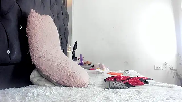 Natasha_Hart live sex cam