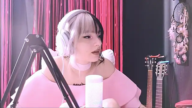 Avi_Nile live sex cam