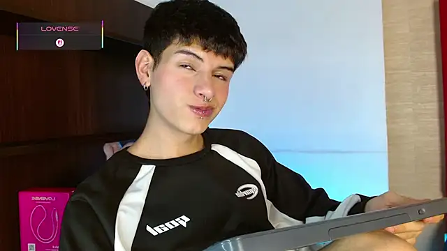 Ezra_Storm live sex cam