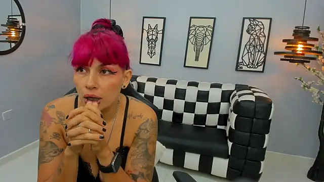 NoaKitsu live sex cam