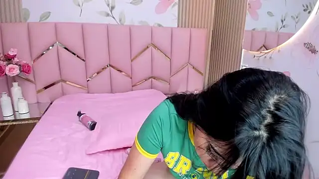 Laia_18 live sex cam