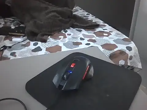 JUNINHOLEKEJR's cam snapshot