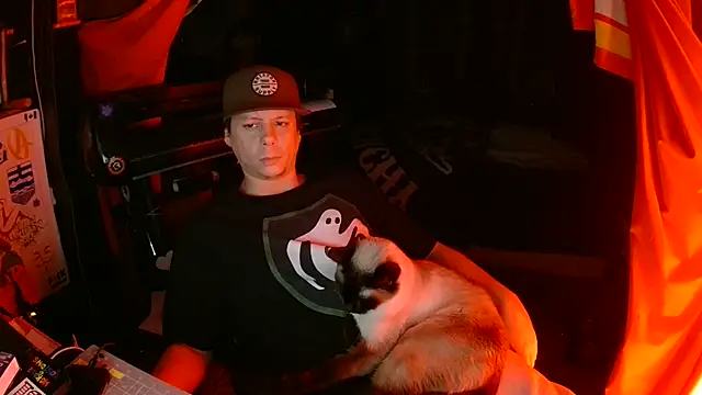 Bowerboi's cam snapshot