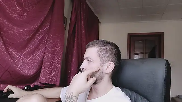 333Alone_in_theDark777's cam snapshot