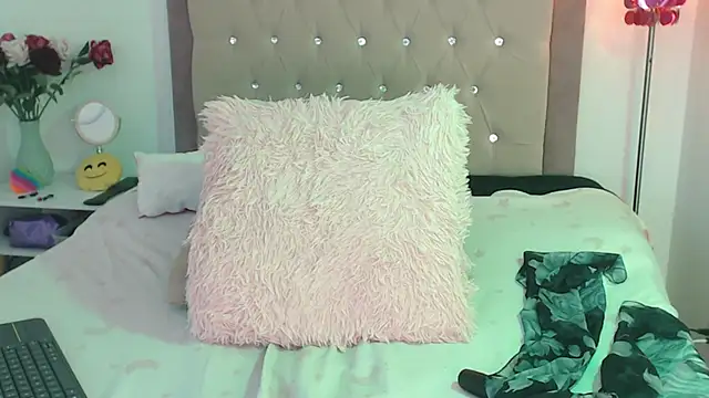 AnnadirtyXo live sex cam