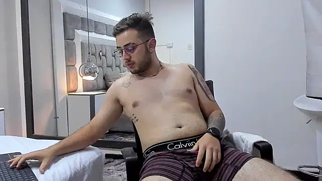 Ethan_Greys's cam snapshot