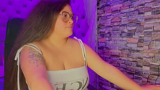 SaraThomso's Stripchat show and profile