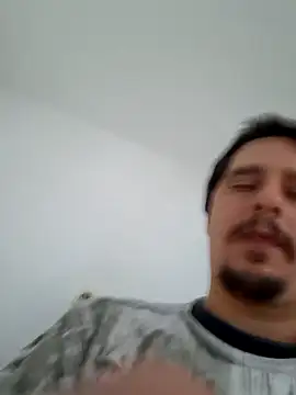 hugecock4u1990's cam snapshot