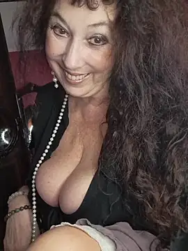 GypsyEsmeralda live sex cam