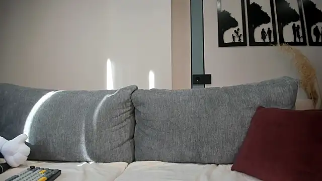 NessaDay live sex cam