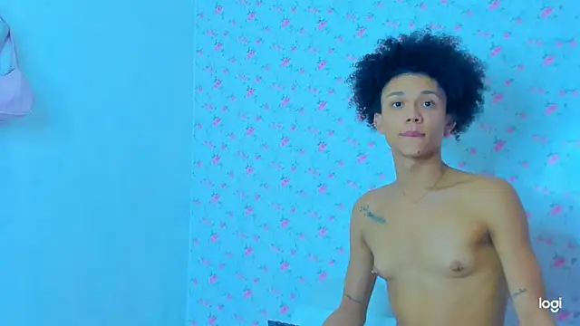 StassieBell live sex cam