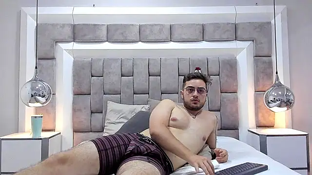 Ethan_Greys's cam snapshot