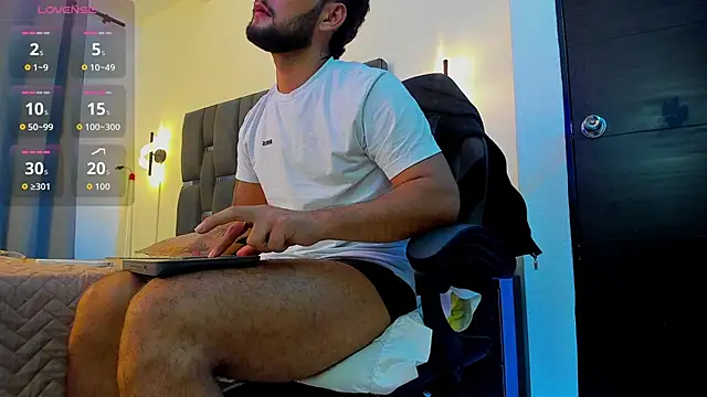 noah_corvelle's cam snapshot